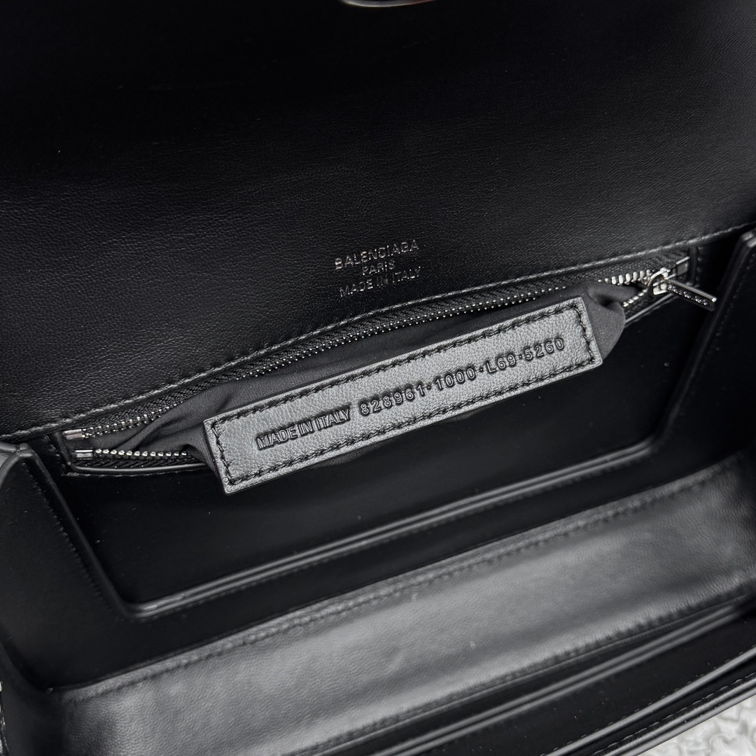 Ba1en*iaga hourglass bag-26*18*7cm