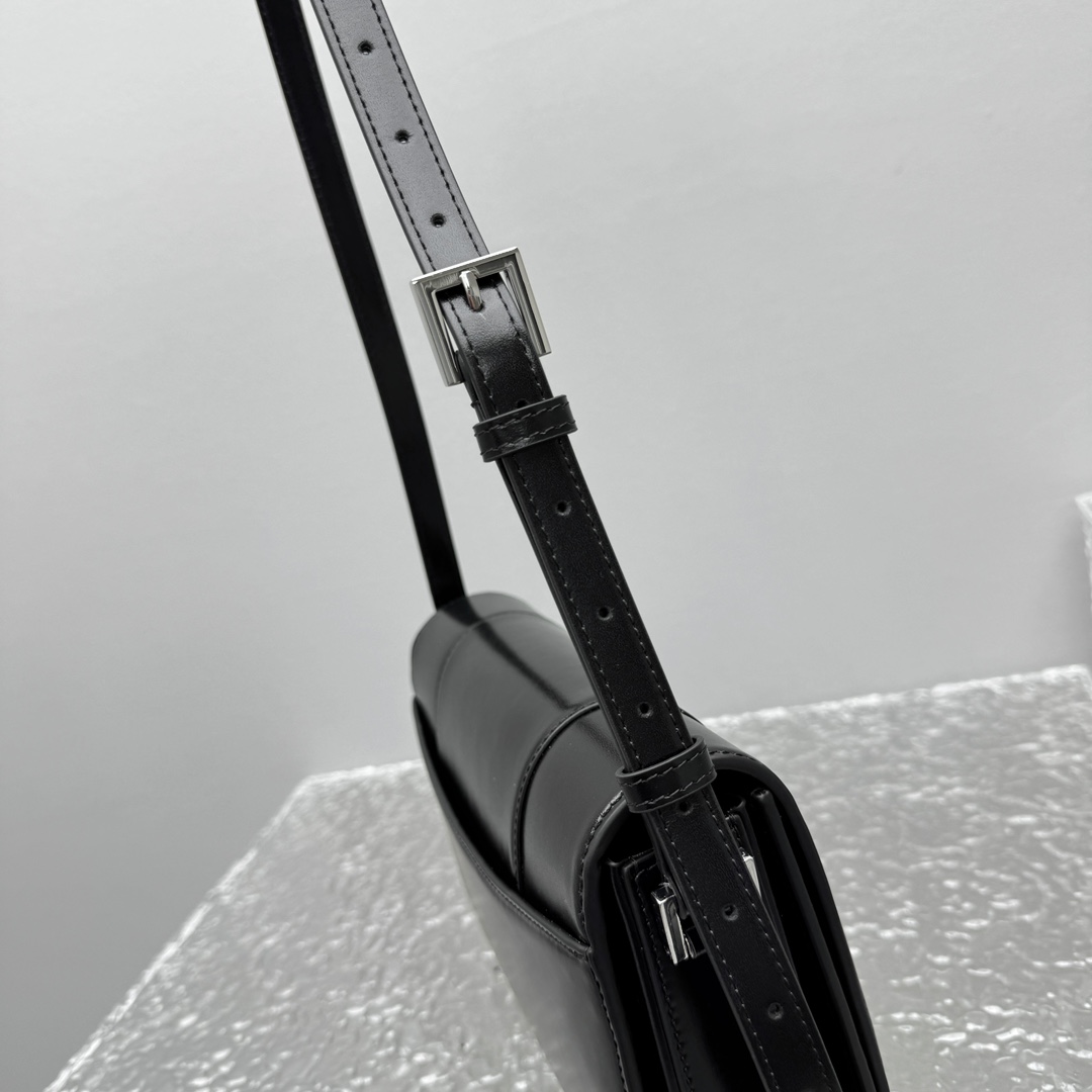 Ba1en*iaga hourglass bag-26*18*7cm