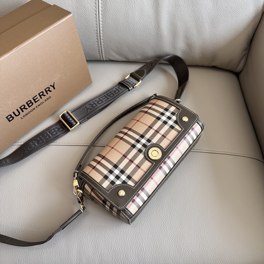 Bv*b*rry vintage bag-25 x 8.5 x 18cm