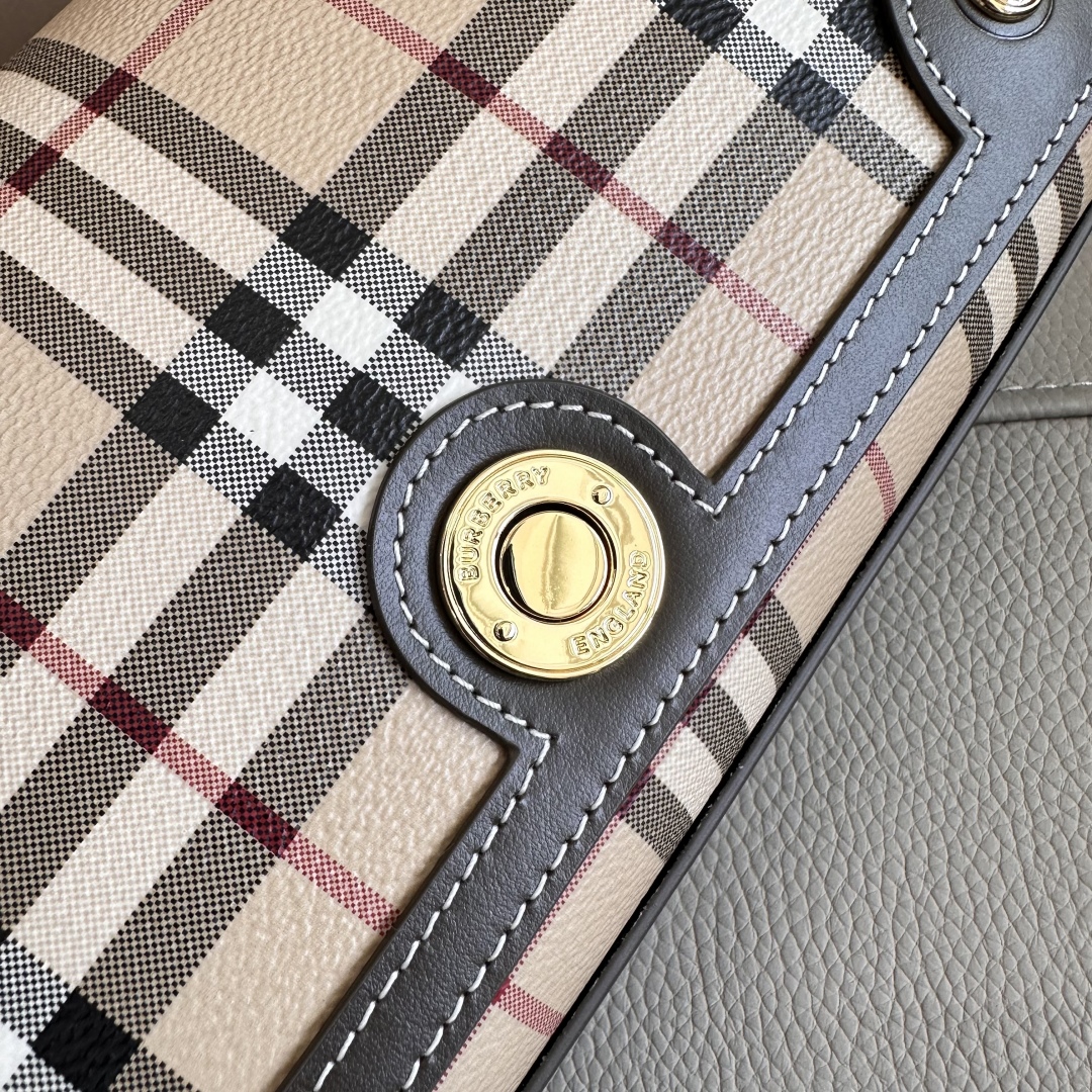 Bv*b*rry vintage bag-25 x 8.5 x 18cm