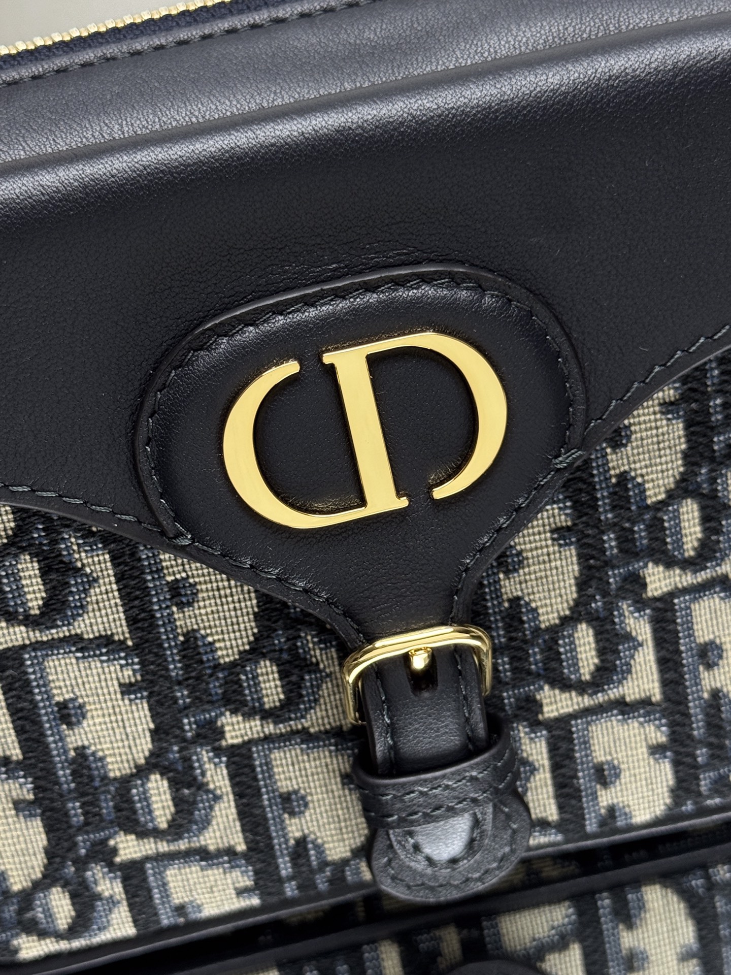 di0r small 30 montaigne pocket bag blue D10r oblique jacquard and smooth calfskin-20 x13.5 x5.5cm