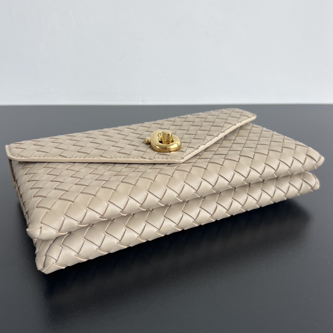 b0tt*ga Ven*ta knot lock bag-25x16x5.5cm