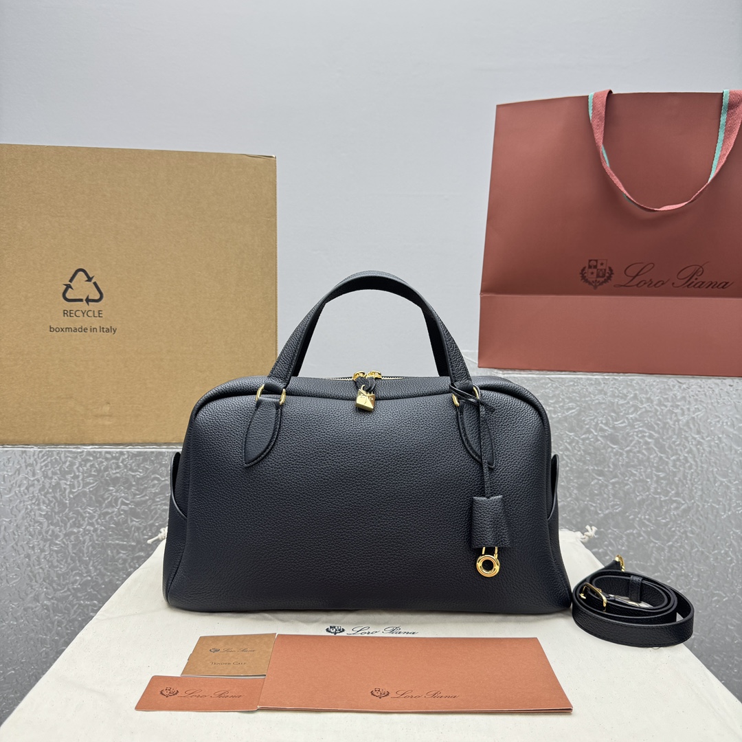 L0r0 P1ana needle bag(black)-38*21*18cm