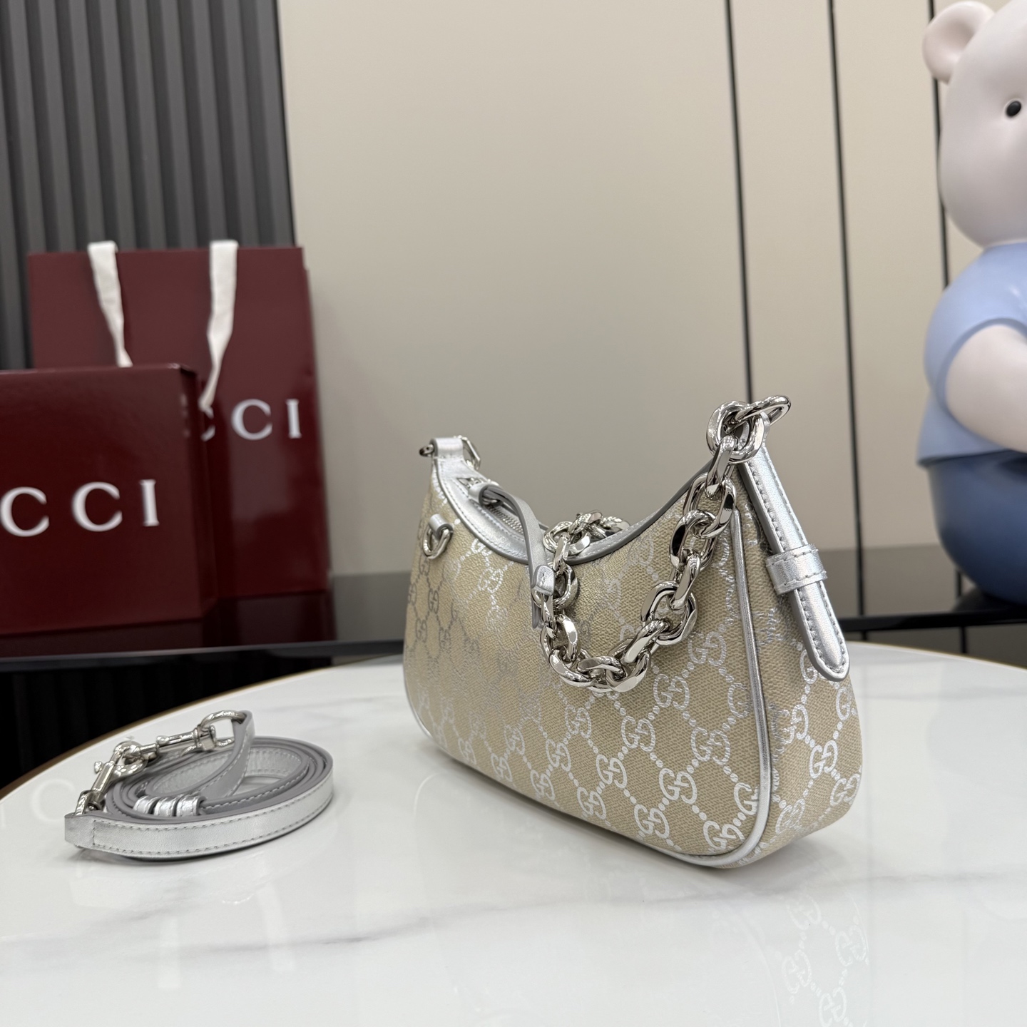 GG Emblem Small Shoulder Bag-24*16.5*5.5CM