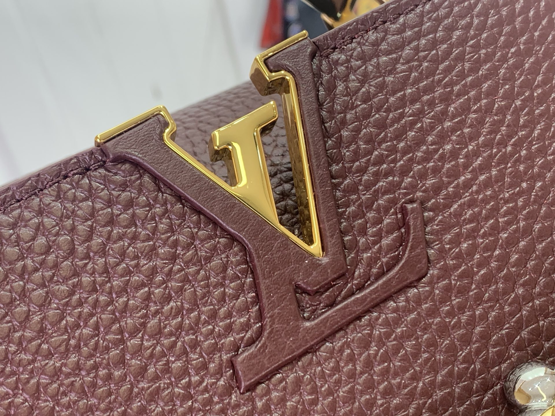 L0vis Vvtt0n Sac Capucines East West Mini -22x12x8CM