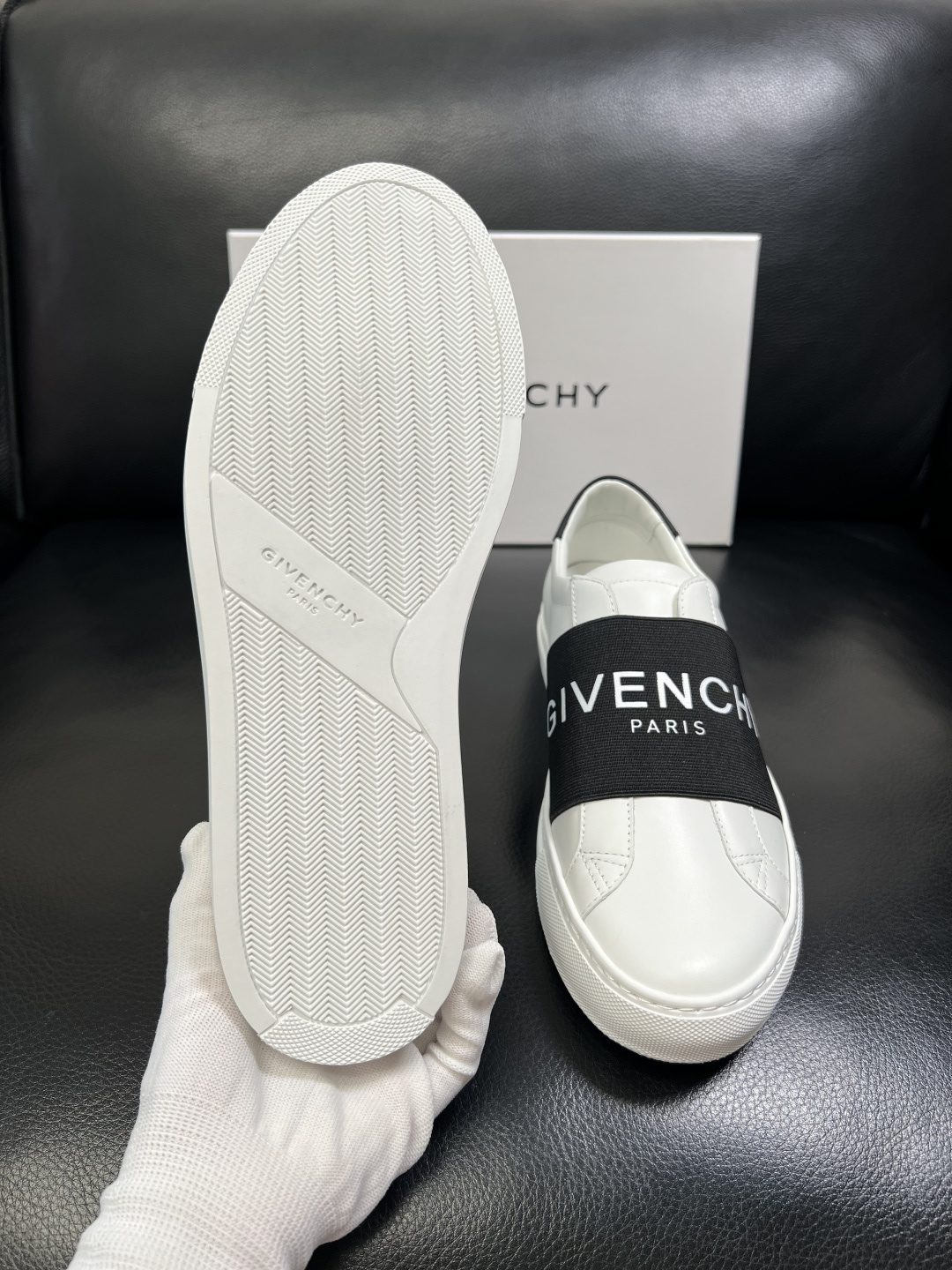 Gienvchy Sneakers