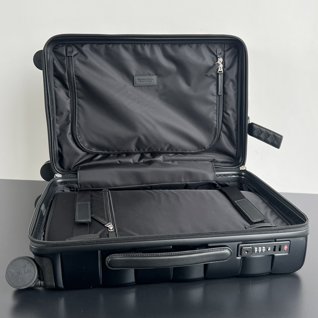 B0tt*ga Ven*ta Odyssey Cabin Suitcase in Seaweed-38*55*35CM