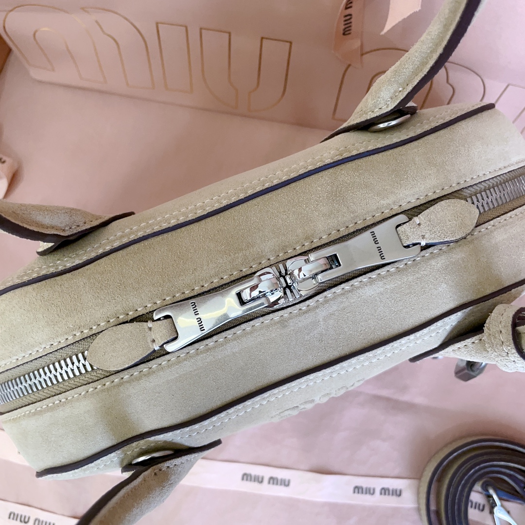Miu Miu Vivant Top Handbags-32X19.5X11CM