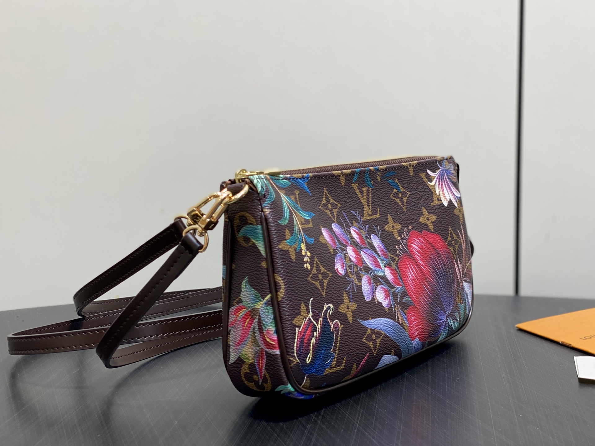 L0vis Vvtt0n Pochette Accessories-23.5 x 13.5CM