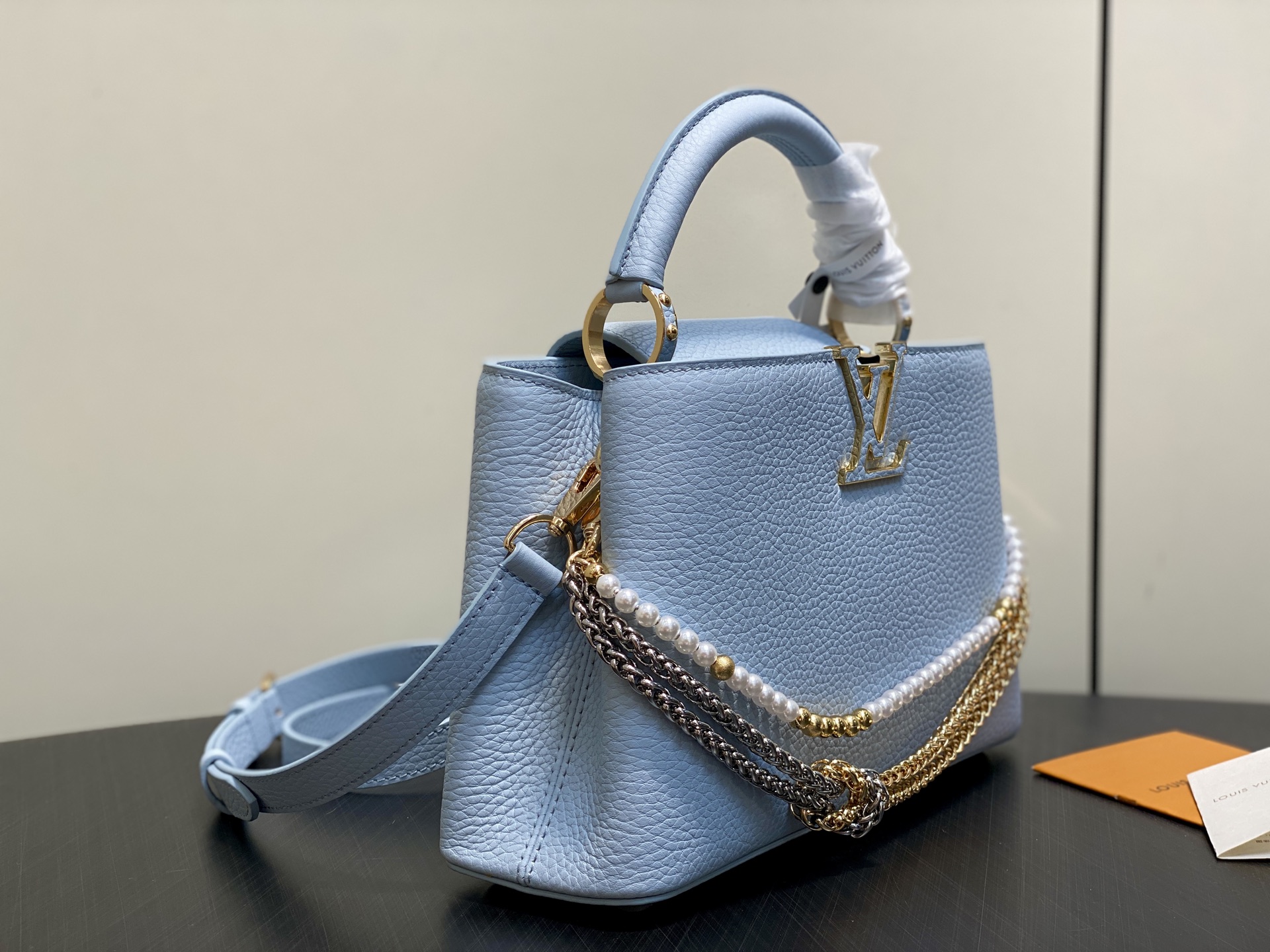 L0vis Vvtt0n Sac Capucines East West BB-29x18x9CM