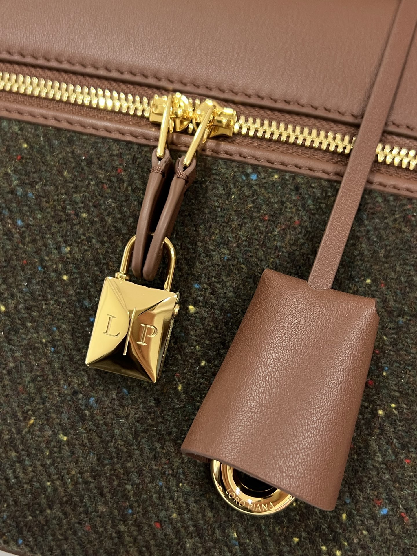 L0r0 P1ana Extra Bag L27-16*27*10CM