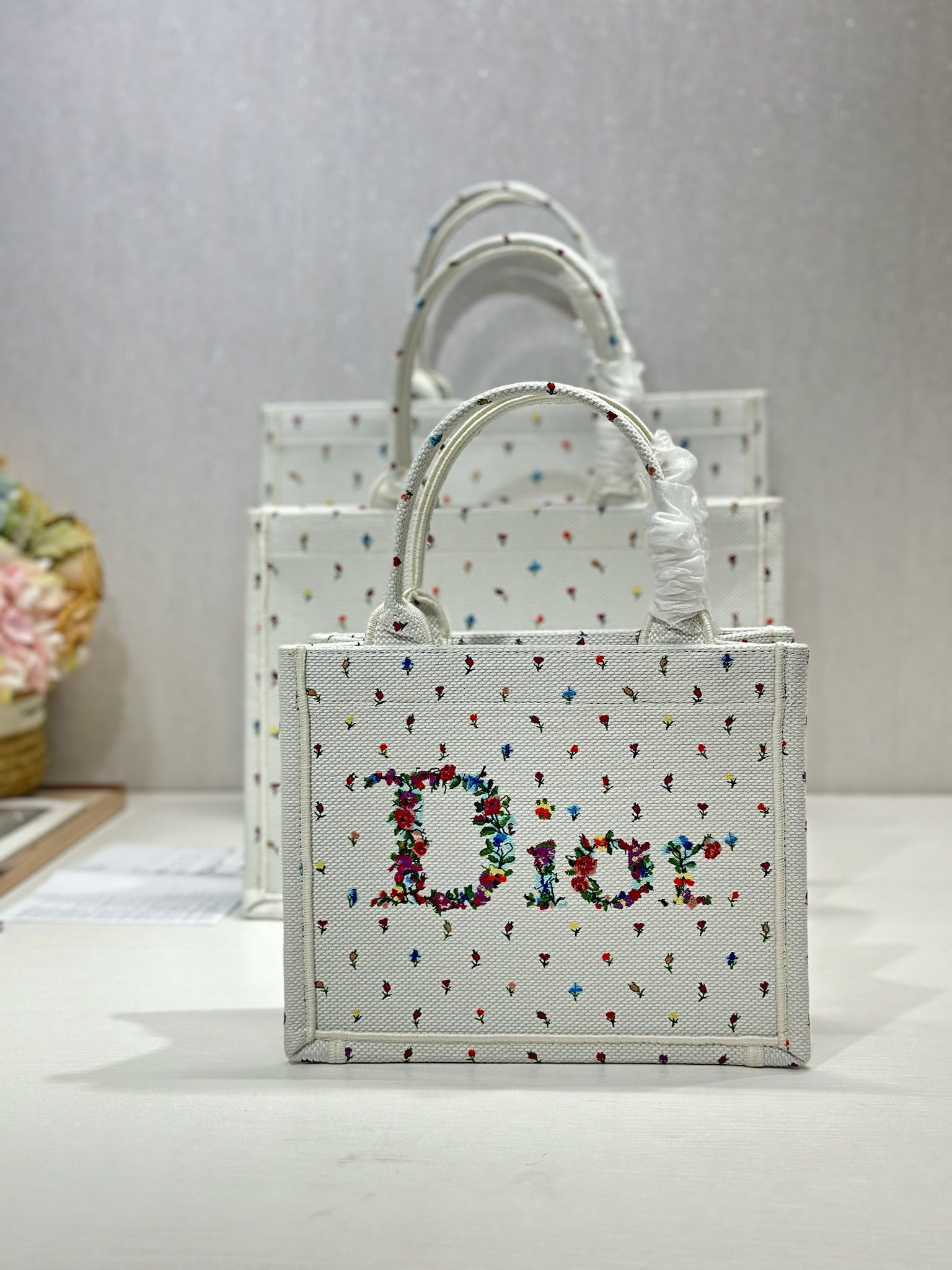 Diro Book Tote