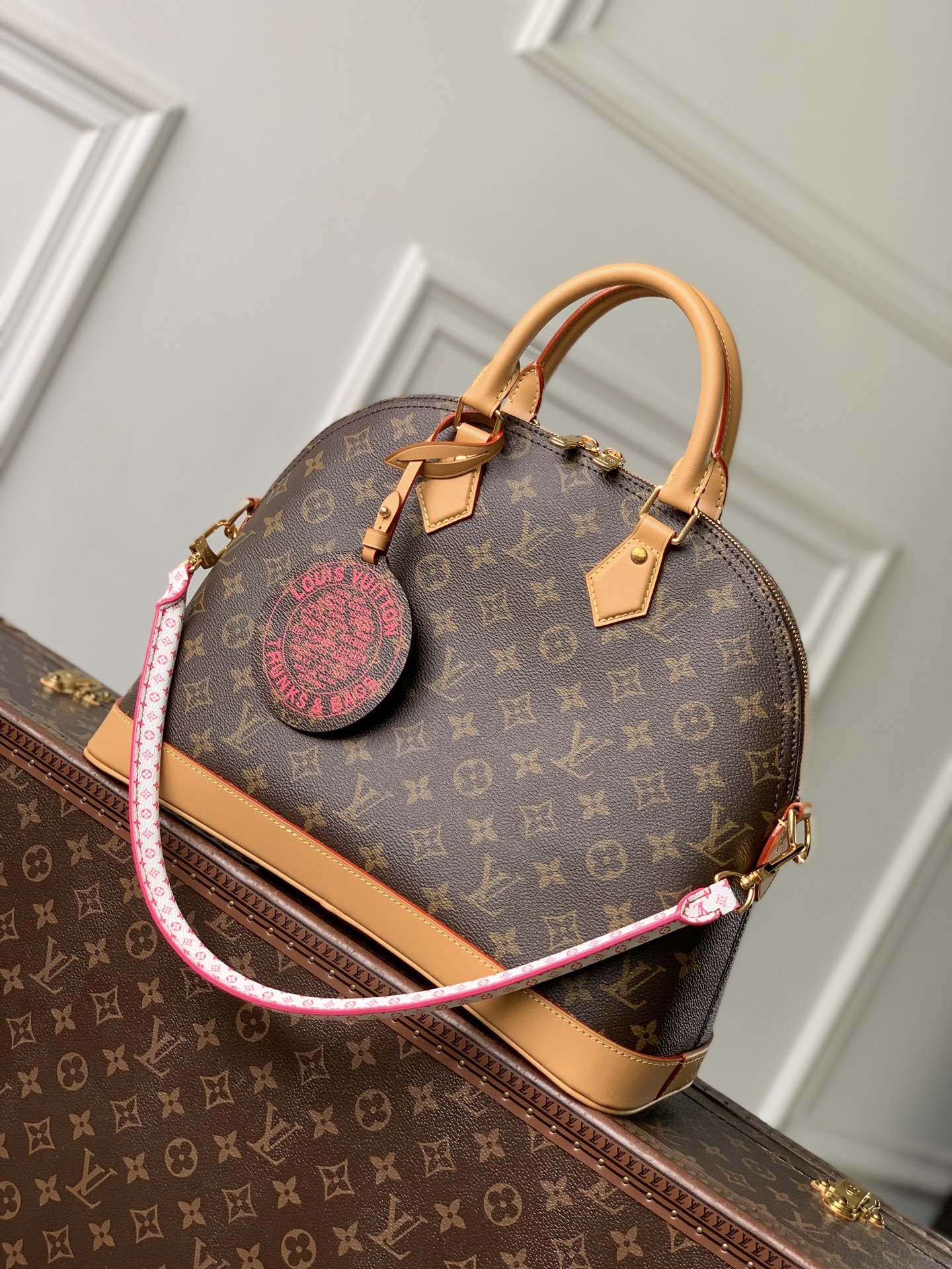 L0vis Vvtt0n Alma BB M27327-37 x 28 x 13.5CM
