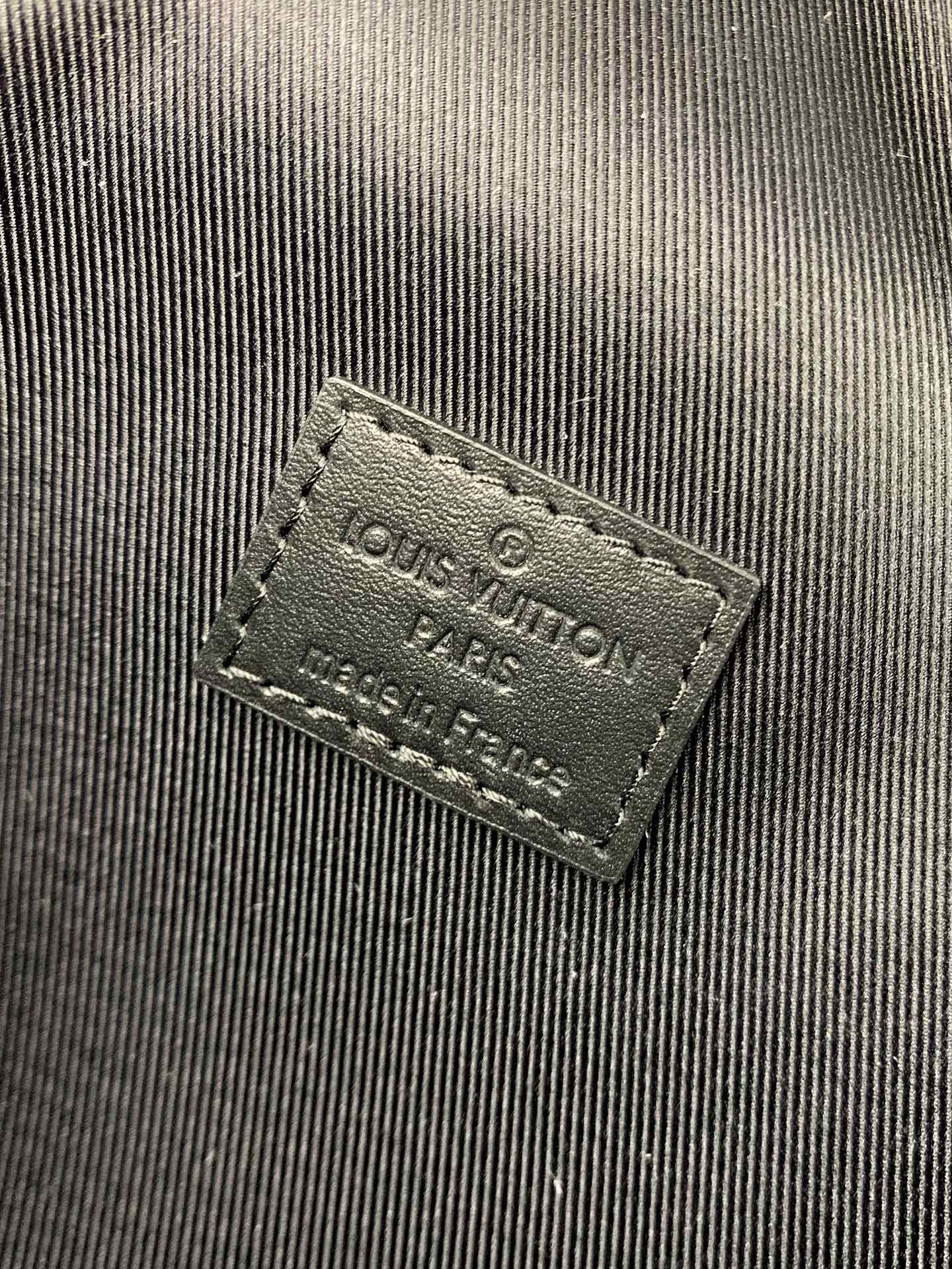 L0vis Vvtt0n Steamer Bag-M83613-18x 11x 6.5CM
