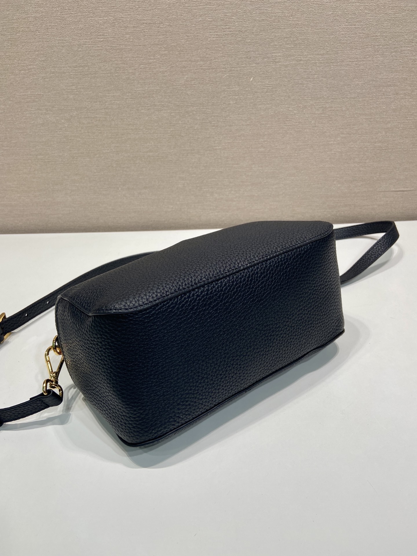 Pra*a Small Leather Bag 1BC277-25*15*11CM