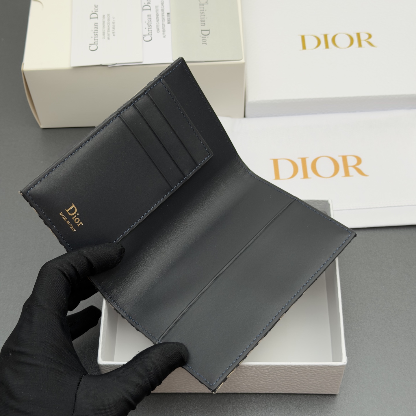 Diro Oblique Promenade Passport Holder-10*14*2CM