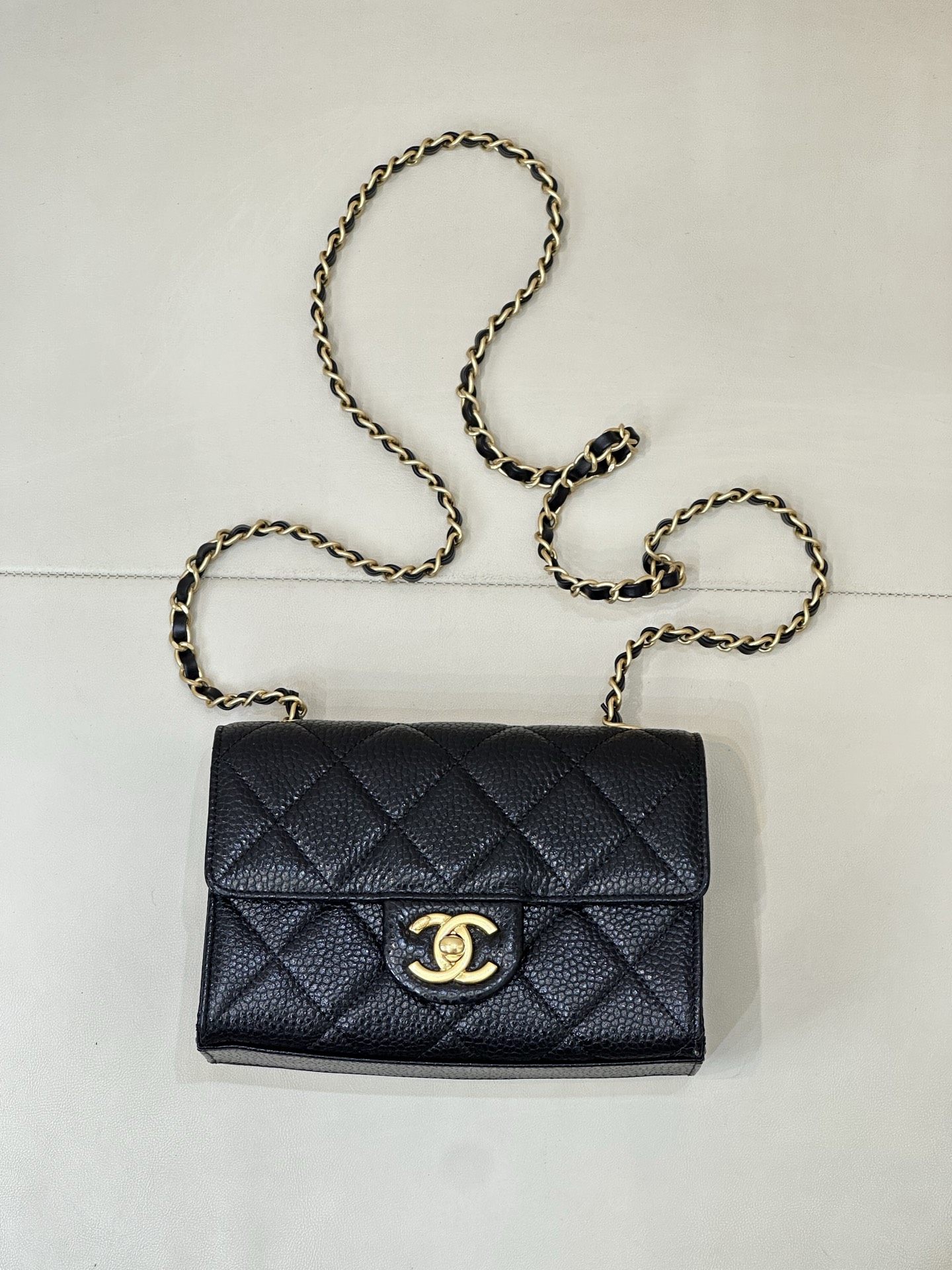 Ch@nel Black Quilted Caviar Leather Card Holder On Chain-19*13*7CM