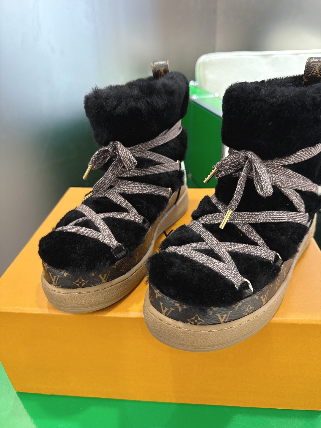 L0vis Vuitt*on LV Cloud Lace-Up Ankle Boot Sneaker