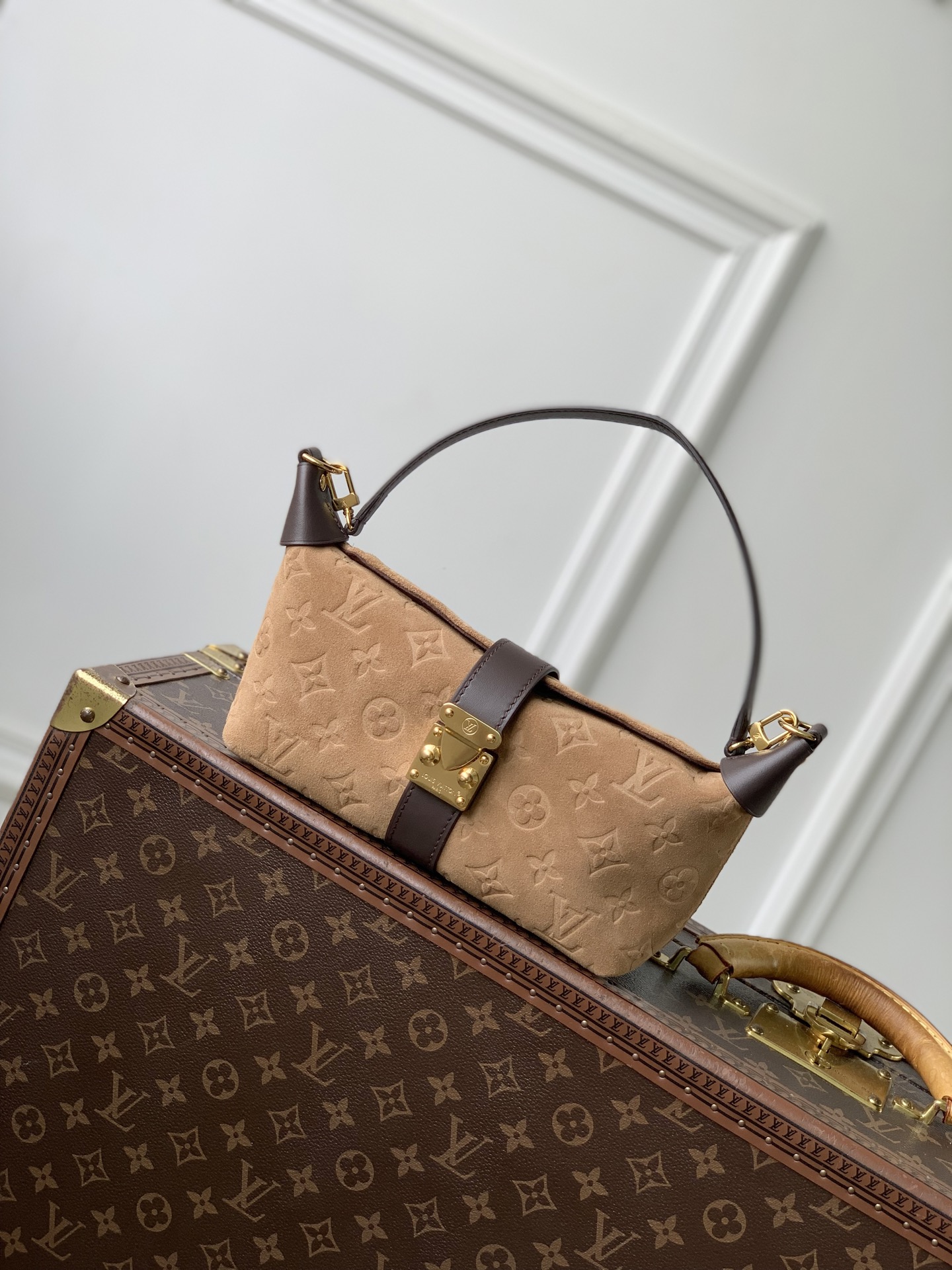 L0vis Vuit*ton Pochette Mia Bag-M2A252-22 x 14.5 x 8CM