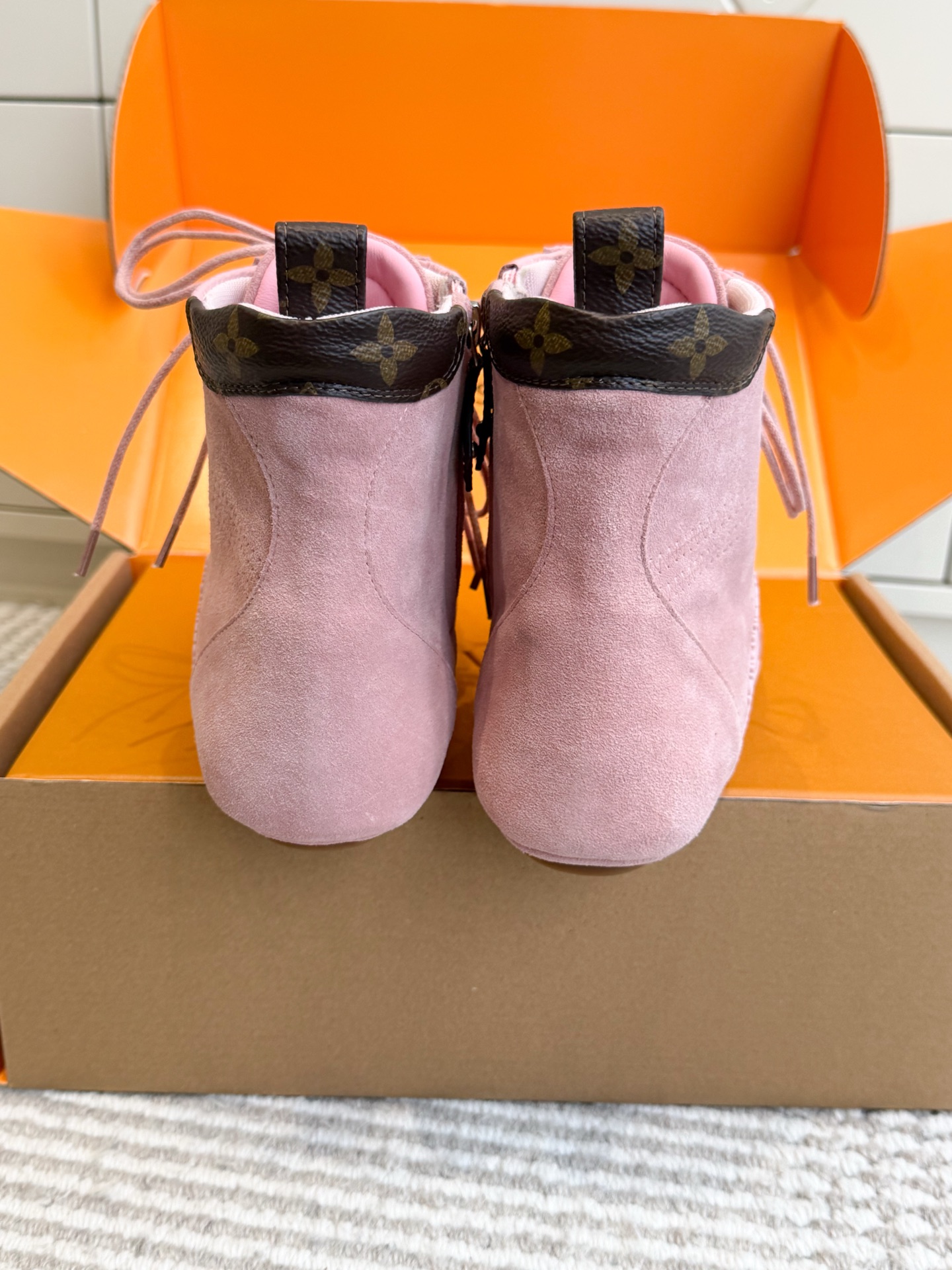 Loui*s Vvtt0n Sneakerina Ankle Boot (EU35-41)