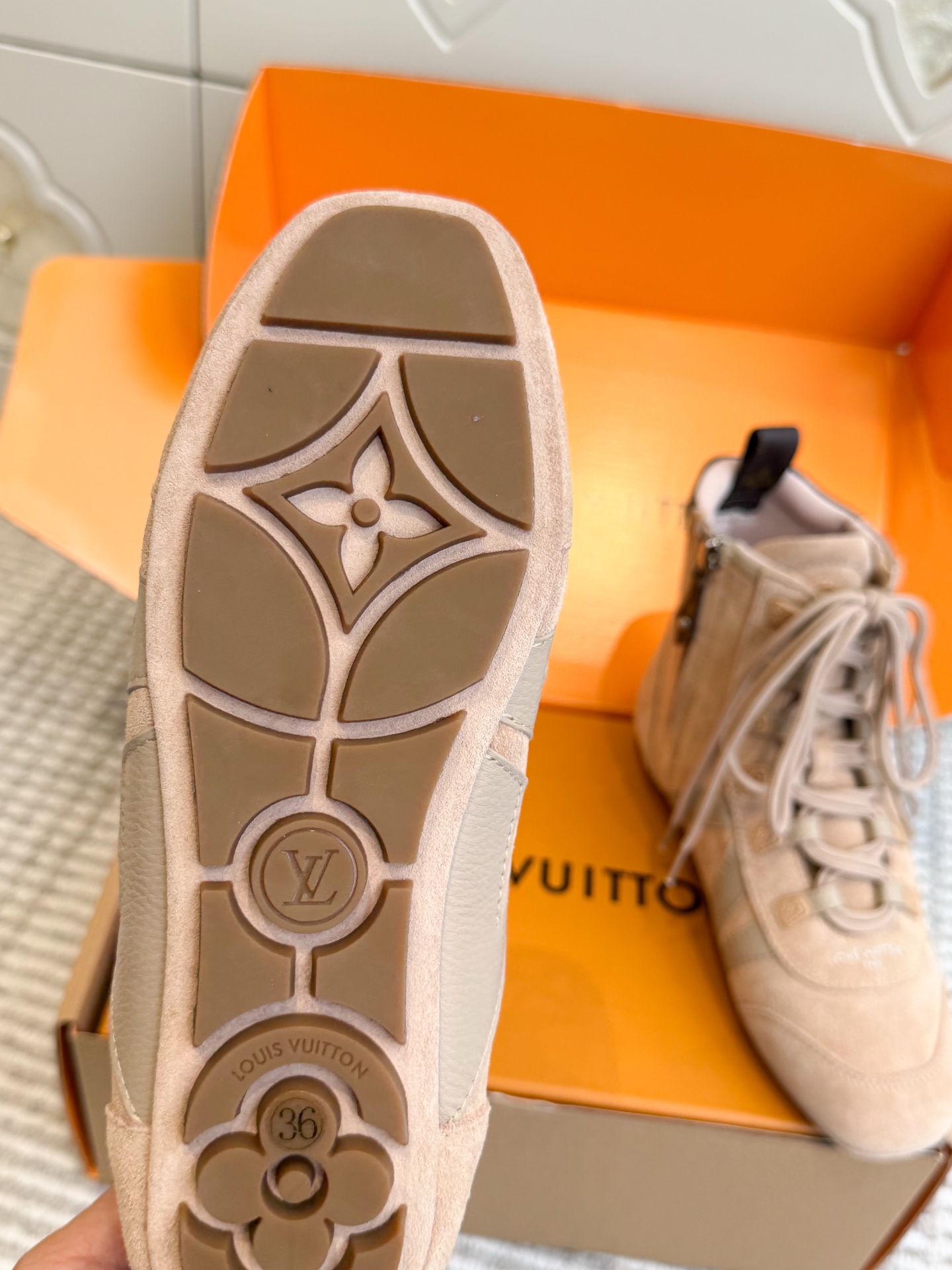 Loui*s Vvtt0n Sneakerina Ankle Boot (EU35-41)