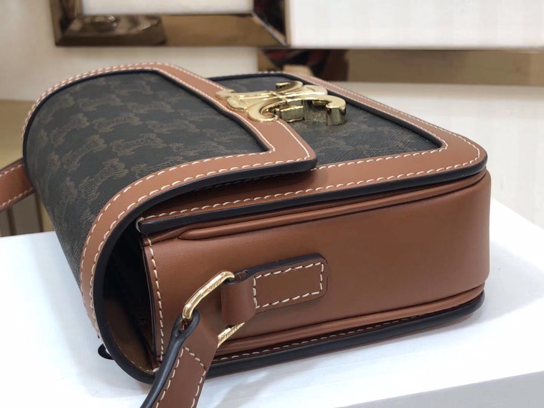Celin Triomphe Shoulder Bag-18.5X 14 X 6CM